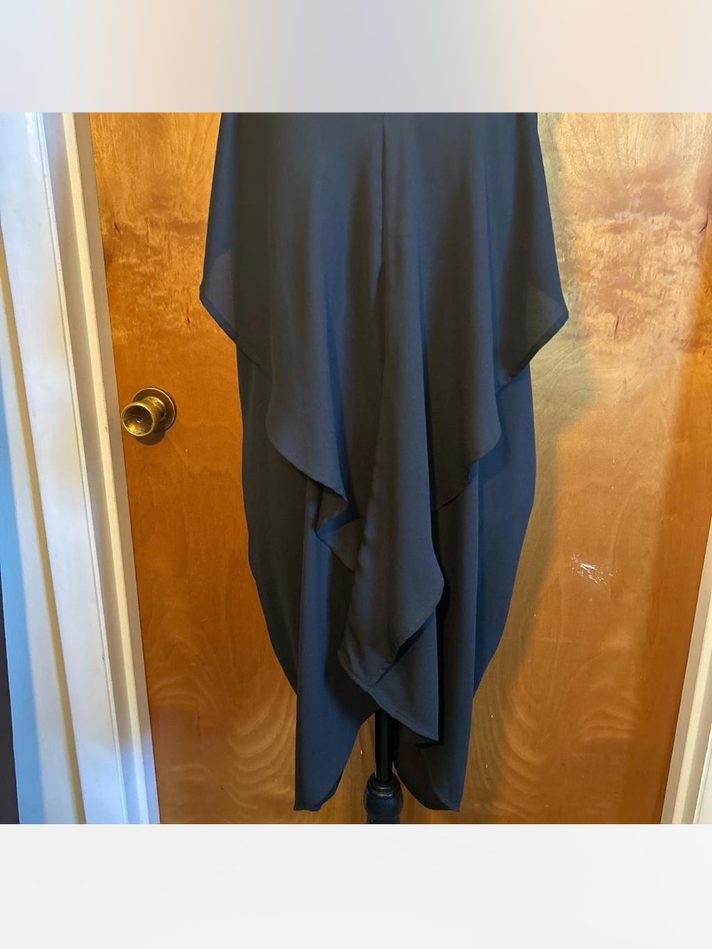 Beautiful black dress - Picture 3 of 6